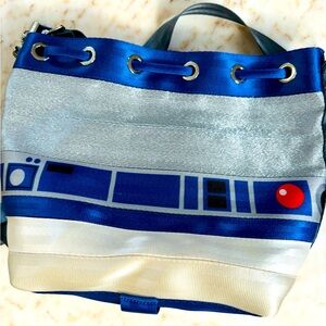 Harvey’s seatbelt R2D2 Disney crossbody OR backpack! Rare find!